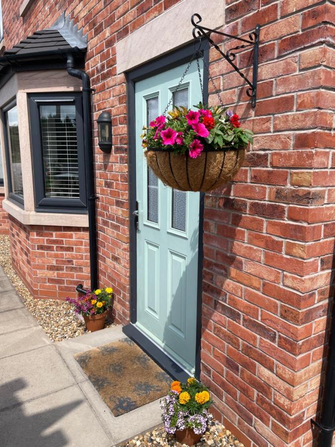 Abbey'S Inn Cheadle  Eksteriør bilde