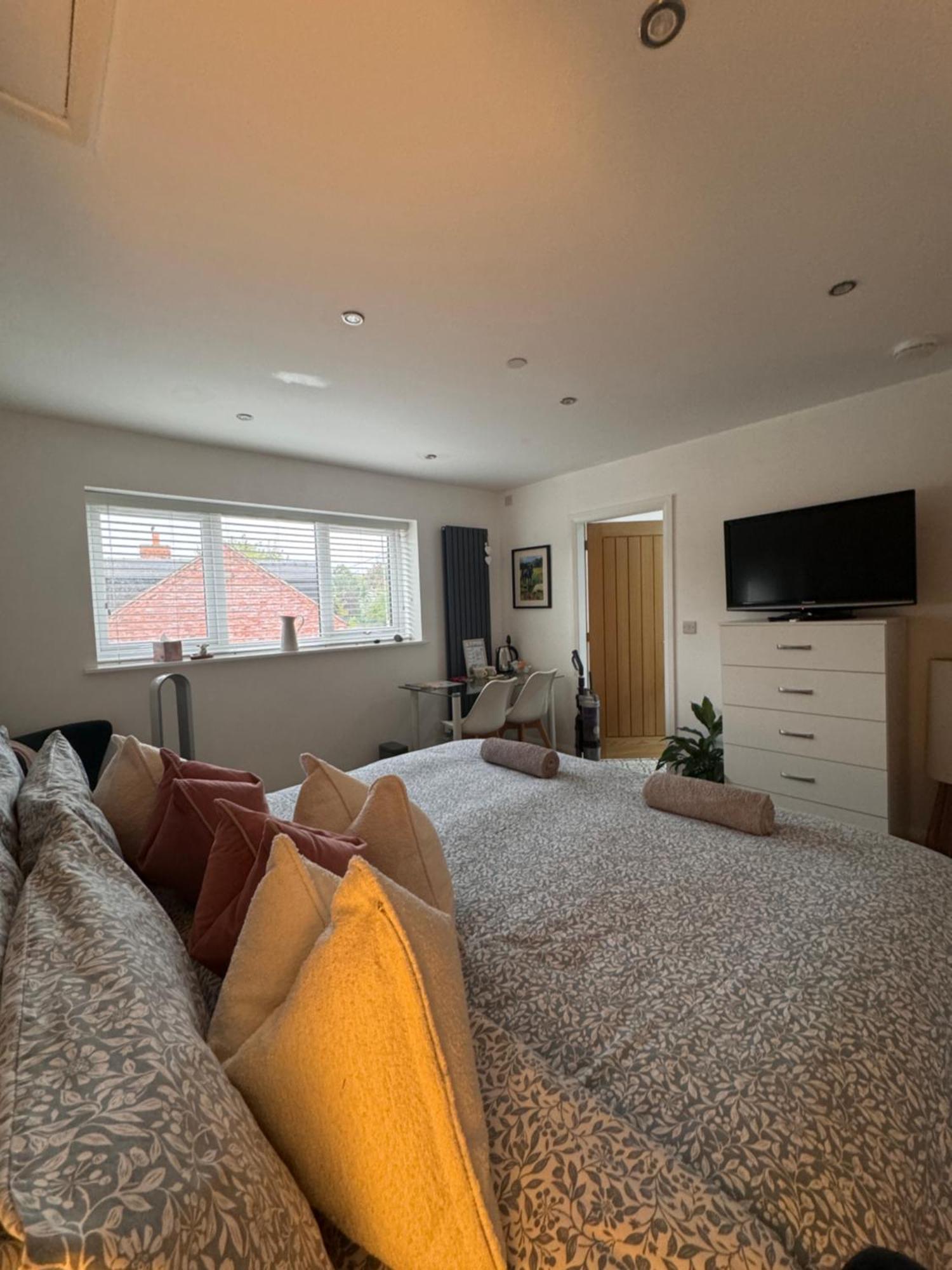 Abbey'S Inn Cheadle  Eksteriør bilde
